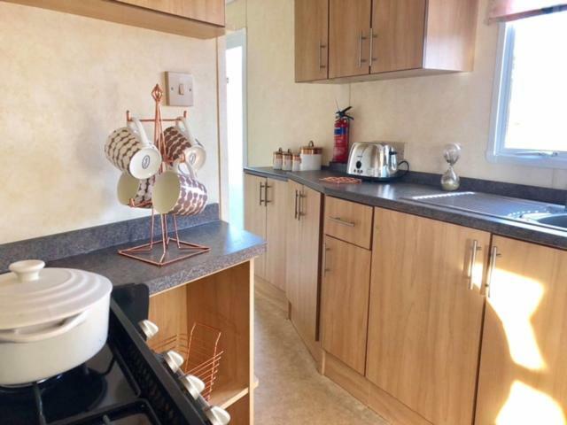 Caravan 50. Nairn lochloy holiday park Exterior foto